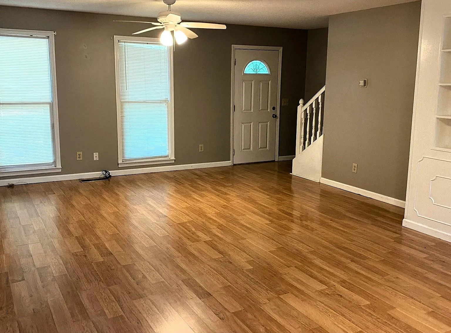 3 bed, 1981 sqft, $1,895 — Photo 4