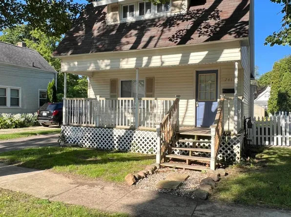 741 N Park St, Owosso, MI 48867