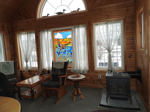 4th image of 139 Williams Cir