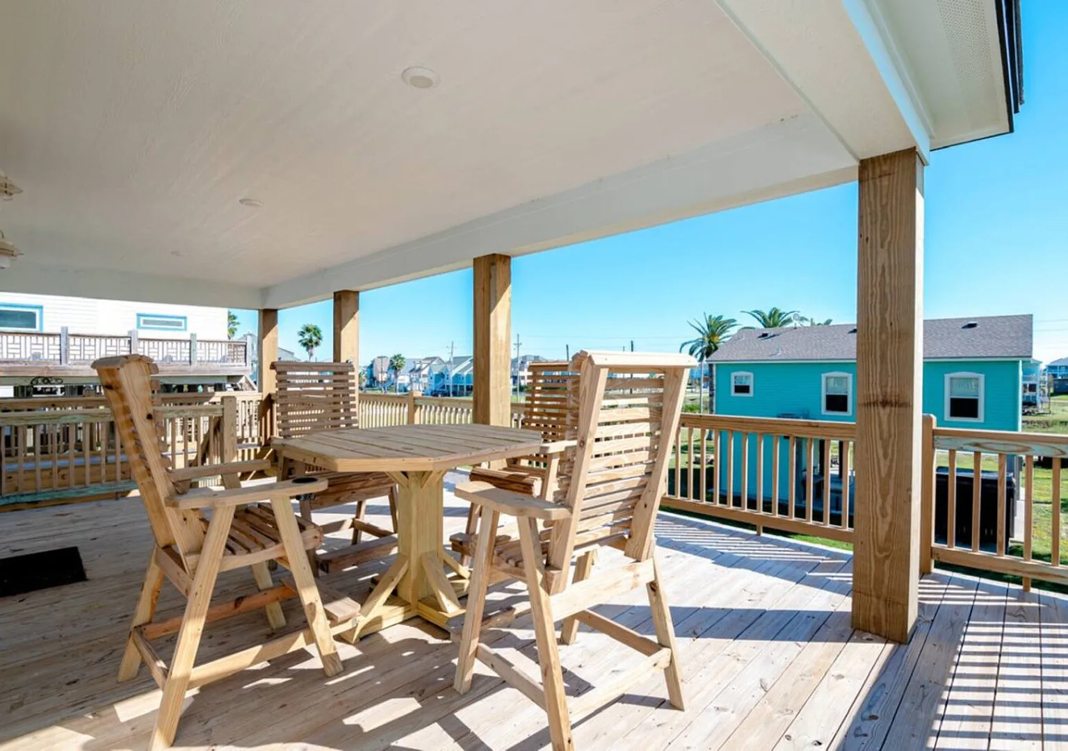 3 Bd/2.5 Bth, King Bed, Walk to Beach — Photo 4
