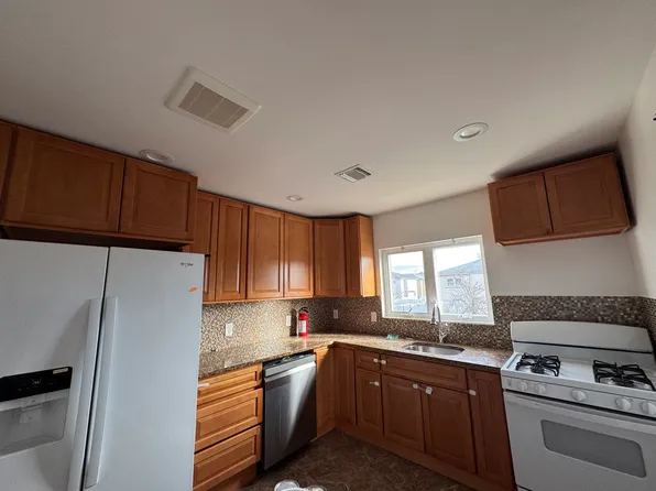 (undisclosed Address), Staten Island, NY 10303