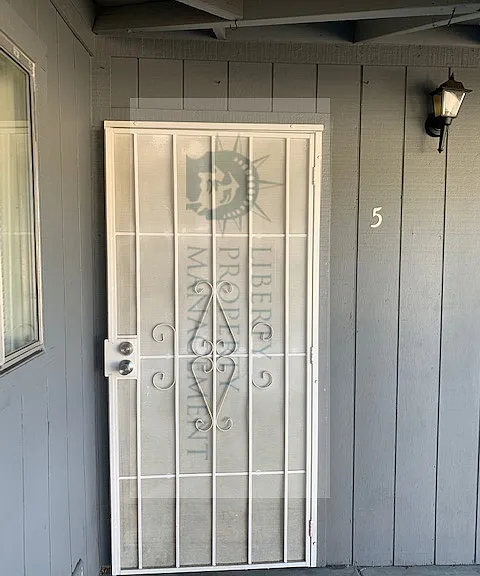 708 N Church St #5 — Photo 1
