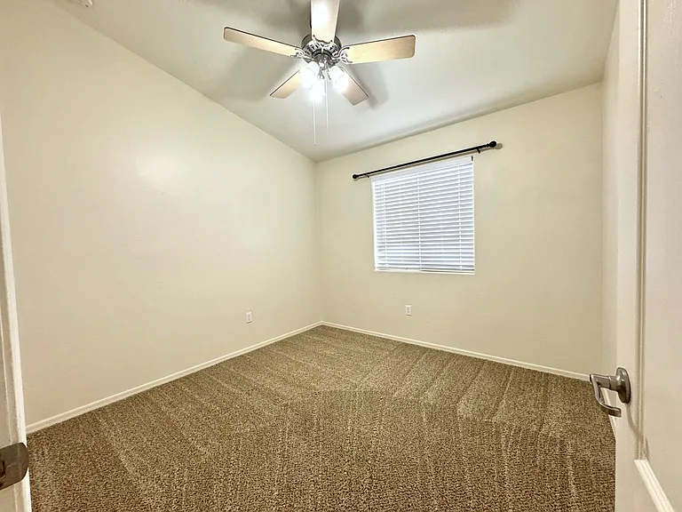 7304 E Laughing Tree Ln — Photo 16
