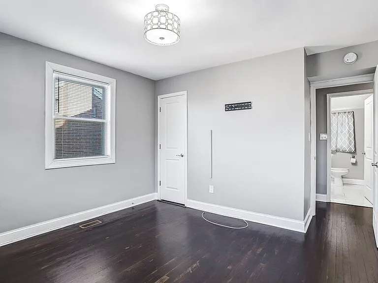 812 Burns St SE — Photo 77