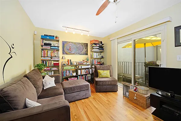 Rented by null | media 2