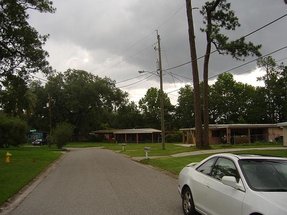 4th image of 5570 Keystone Dr E