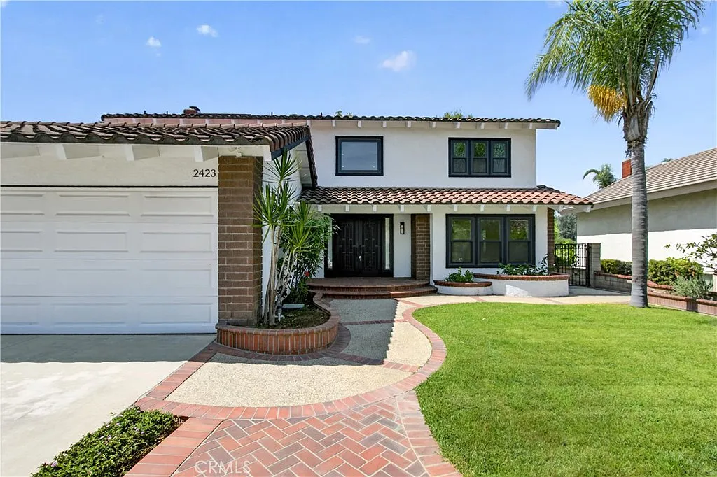 4 bed, 2.5 bath, 2709 sqft, $5,400 — Photo 4