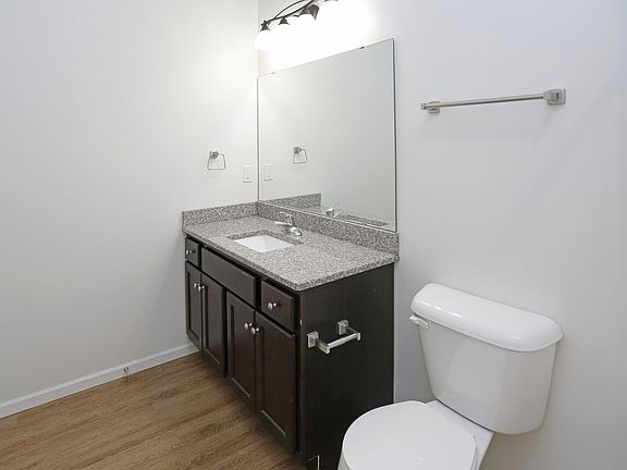 4th image of 301 S Main St #310