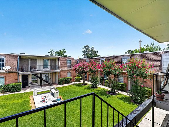 5th image of 1220 Shadowdale Dr APT 6