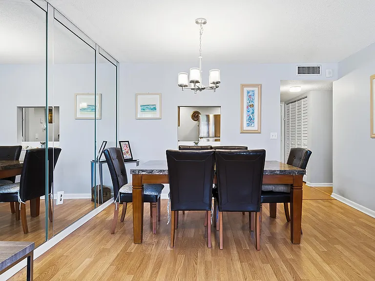 1502 S Lakeside Dr #302 — Photo 5
