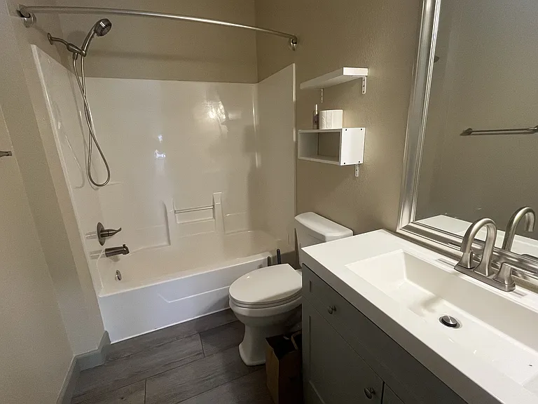 317 Victoria St — Photo 26