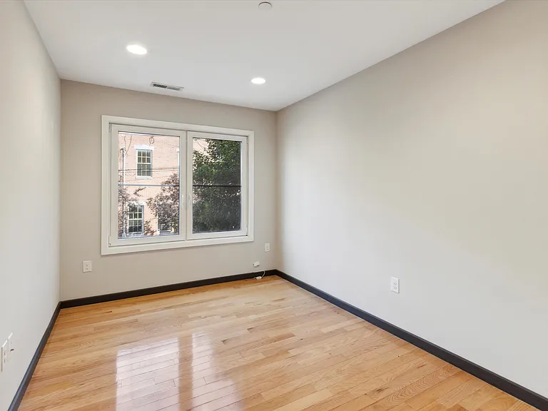 1819 Ginnodo St #CC — Photo 6