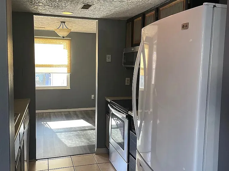 22354 Stablehouse Dr — Photo 15