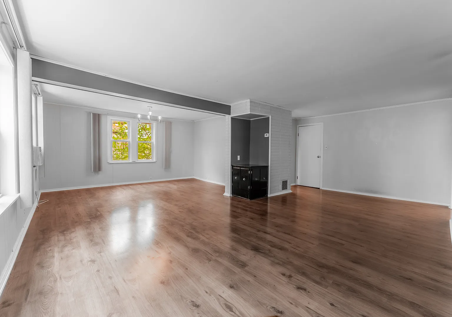 2 bed, 900 sqft, $2,200 — Photo 3