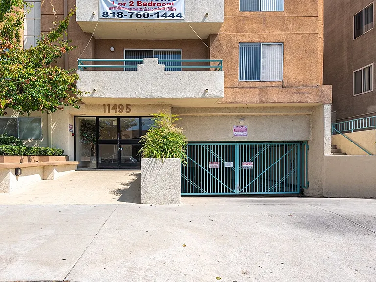 Riverside Terrace Apartments — Photo 42