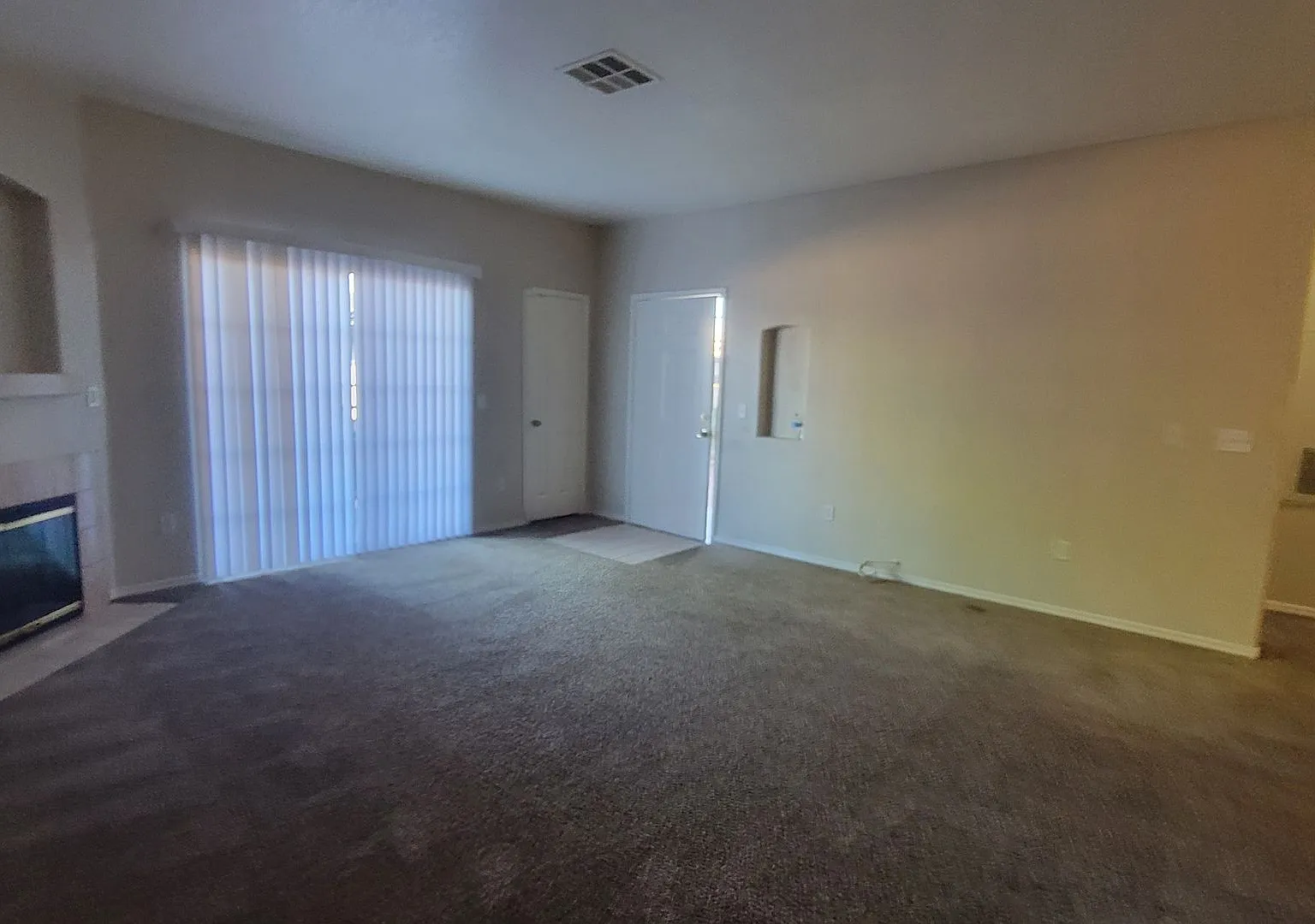 4730 E Craig Rd — Photo 2