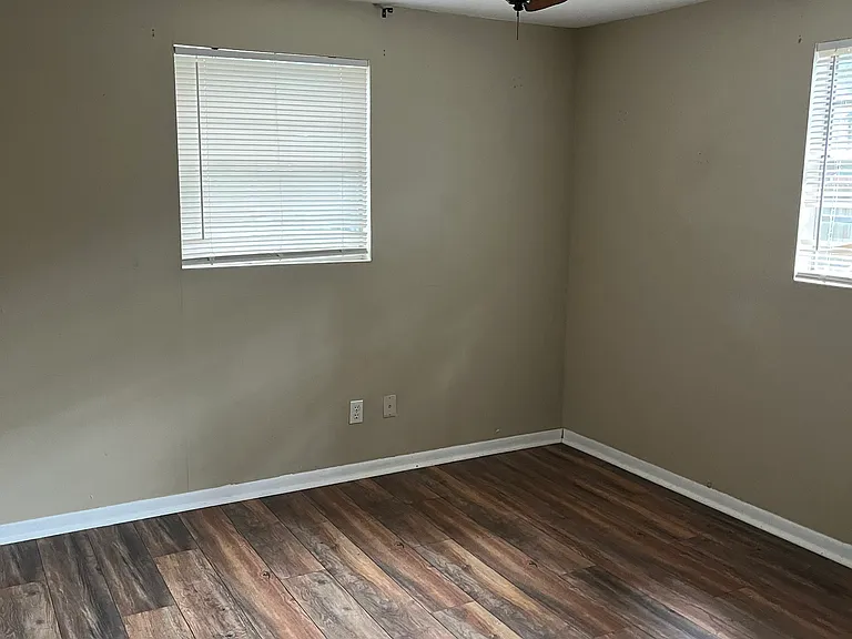 504 Belmont St — Photo 39