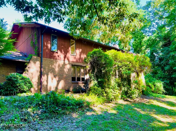 2501 SW Tall Pine Ln, Knoxville, TN 37920