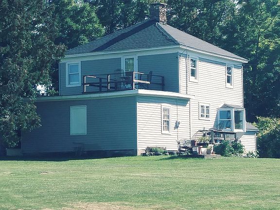 2nd image of 1712 Lake St