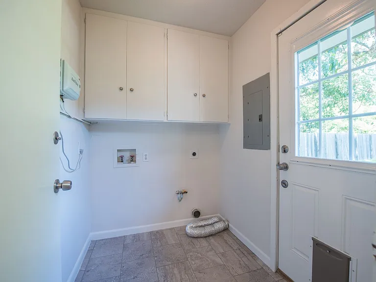 2902 Silverleaf Dr — Photo 22