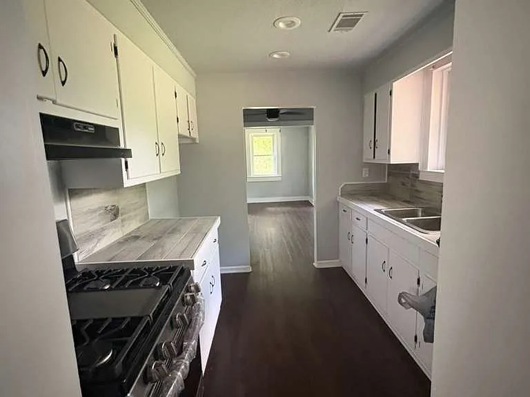 8457 Thomaston Rd — Photo 9