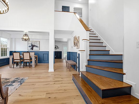3rd image of 407 Sonhatsett Dr