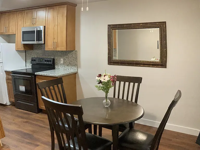 1691 Ontario Dr #1 — Photo 4