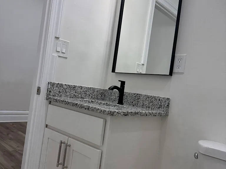 1012 N 3rd St #1 — Photo 7