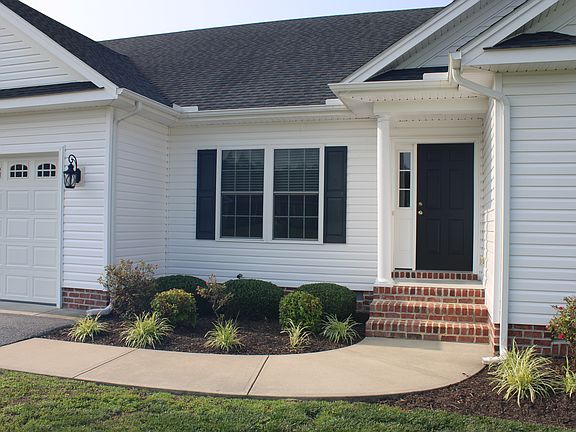 2nd image of 113 Glenbrooke Ct