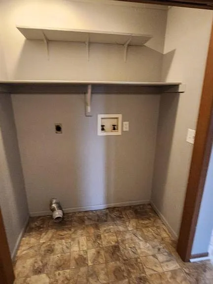 520 Adams Cir #B — Photo 6