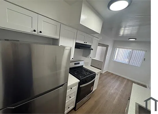 1358 W 37th St #2 — Photo 7
