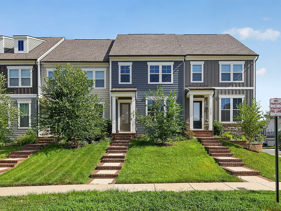 1743 Autumn Maple Leaf Dr
