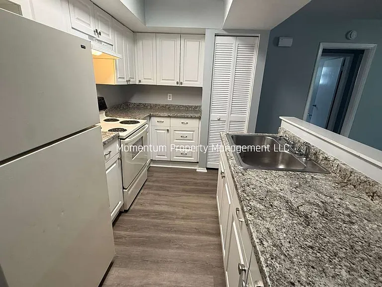 198 N Fernwood Ave #2 — Photo 6