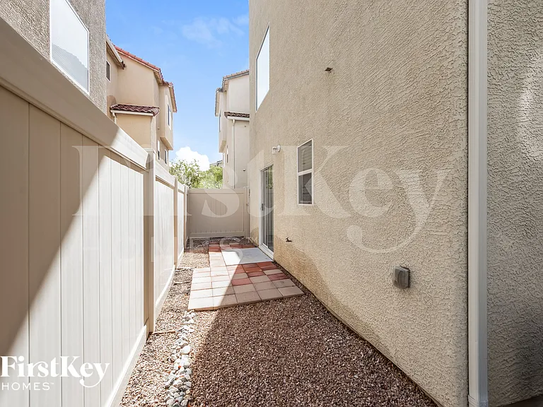 8936 Amy Olivia Ave — Photo 15