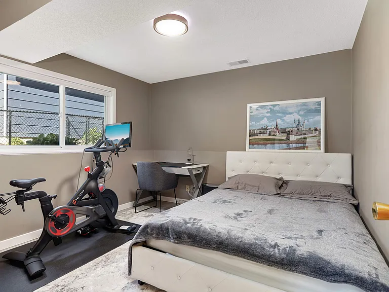 9523 Parkside Trl N — Photo 24