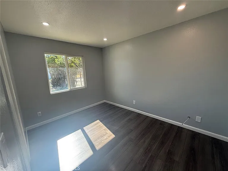 43051 Yew St — Photo 5
