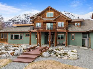 13442 E Floyds Ln, Palmer, AK 99645