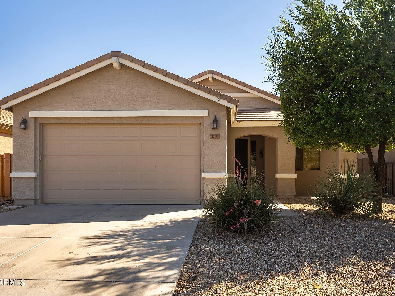 3 bed, 2.0 bath, 1885 sqft, $2,400 — Photo 1