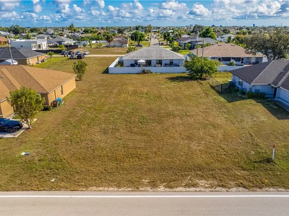 913 Andalusia Blvd, Cape Coral, FL 33909