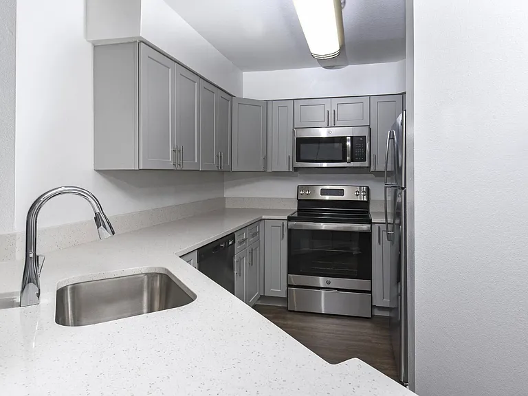 Orchard Park — Photo 11