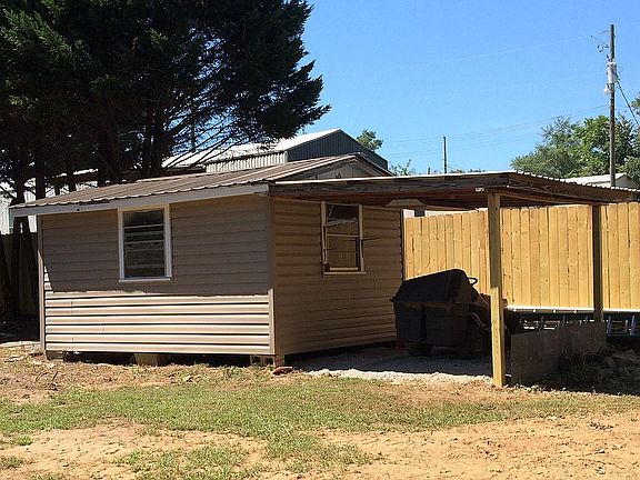 Shed with Lean-to