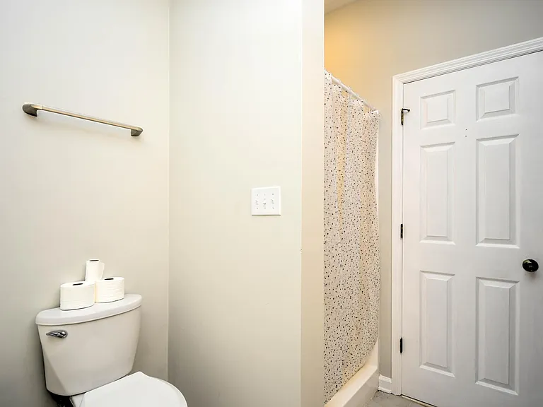 502 Pipers Ln — Photo 17