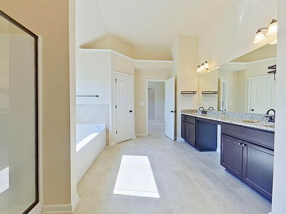 3rd image of 307 Big Flint Ln