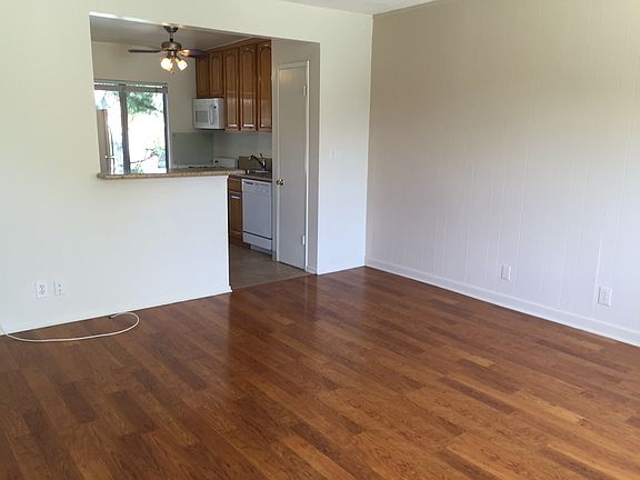 2nd image of 3556 Garnet St #00