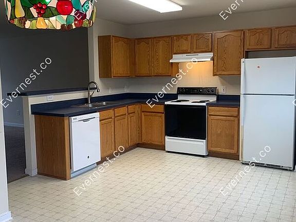 3rd image of 208 Munsons Hill Ct