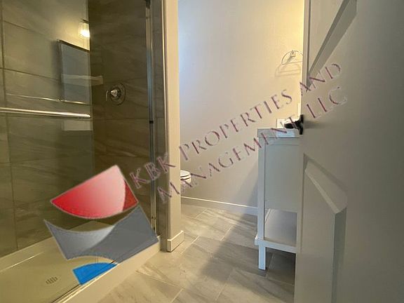 2nd image of 909 Douglas Dr