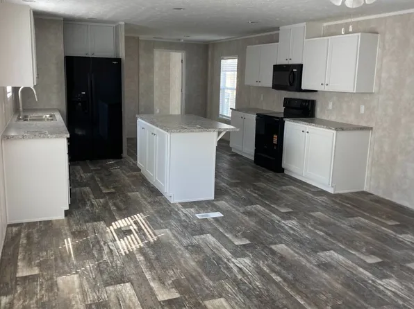 1708 W 4th Ave, Coal Valley, IL 61240
