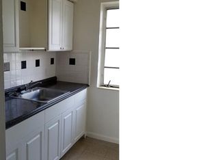 909 SW 3rd St APT 4, Miami, FL 33130