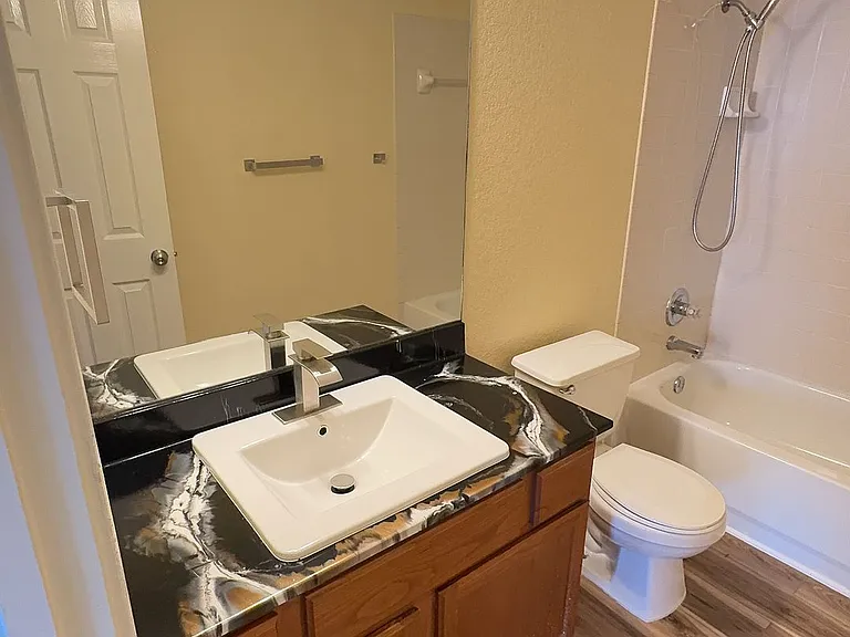 3207 Hereford Ln #B — Photo 12