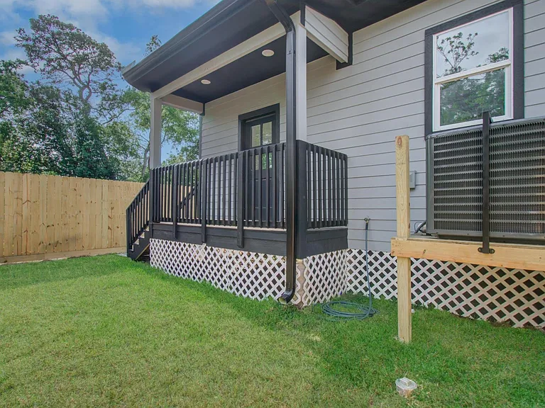 6531 Rosemary Ln #B — Photo 27